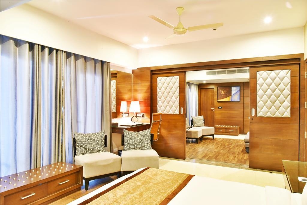 Hôtel Sawera Grand à Amritsar Extérieur photo